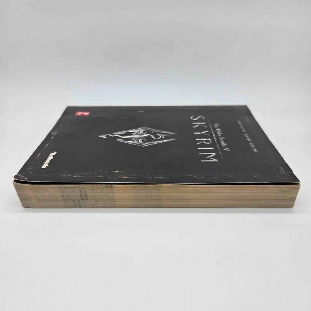 Prima Games Skyrim Official Game Guide Black Strategy‎ Book with Map